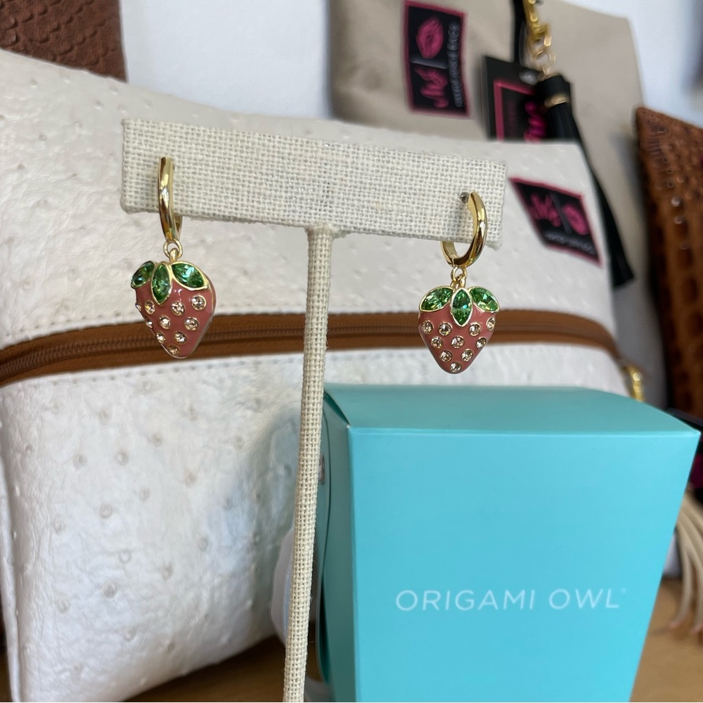 Origami Owl Gold Strawberry Dangle Earrings NWT